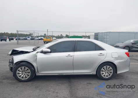 2012 Toyota Camry Le z USA, uszkodzony, nr VIN 4T1BF1FK0CU042053